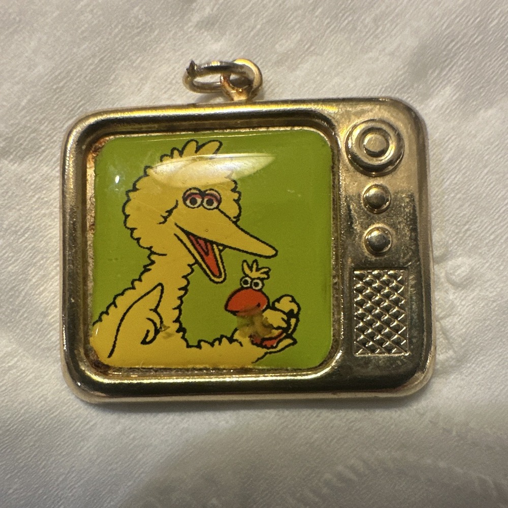 Vintage 1980s Sesame Street Big Bird Retro TV Charm Pendant Muppets Inc Femic